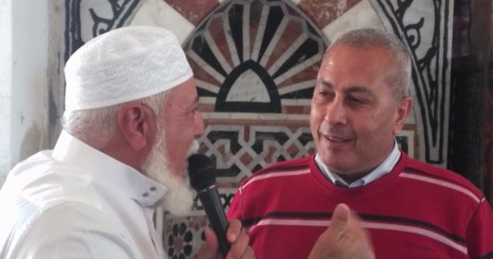 محافظ السويس يزور عيون موسى ويقدم التهنئة للأهالى بمناسبة المولد النبوى