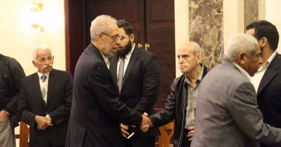 صور.. نبيلة عبيد ومحمد هنيدى وبشرى ونبيل الحلفاوى فى عزاء شادية