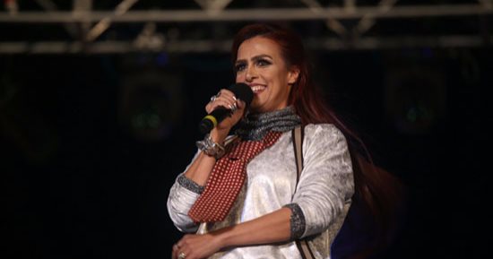 حفل القرن.. فارس يغنى "بنت بلادى".. وسيمون تقدم "بتكلم جد"