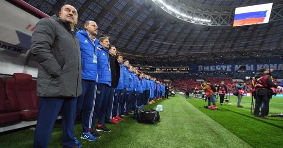 حوار.. مدرب روسيا يتحدث عن الجماهير ومواجهة مصر والسعودية وأوروجواى
