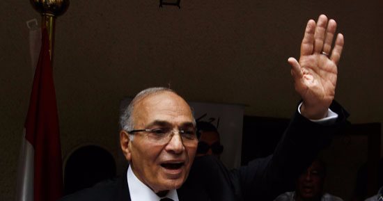 "الحركة الوطنية" يفوض أحمد شفيق باتخاذ قراره النهائى بشأن انتخابات الرئاسة