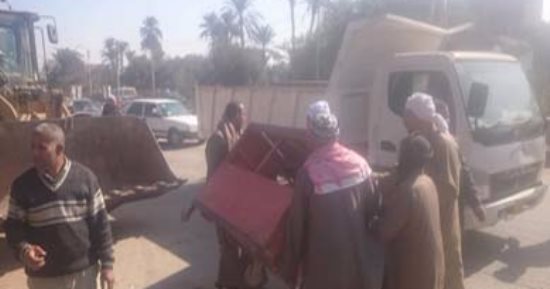 إزالة 82 حالة إشغال لباعة جائلين بشوارع وميادين بنى سويف