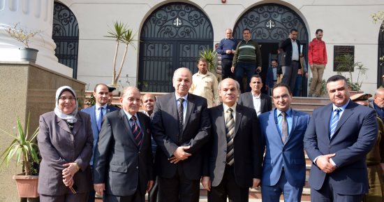 صور.. محافظ القليوبية يزور الهيئات القضائية