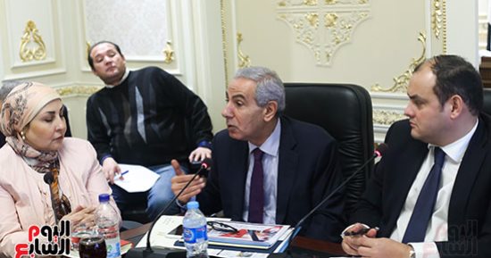 "س و ج".. كل ما تريد معرفته عن أزمة البطاقات الاستيرادية 