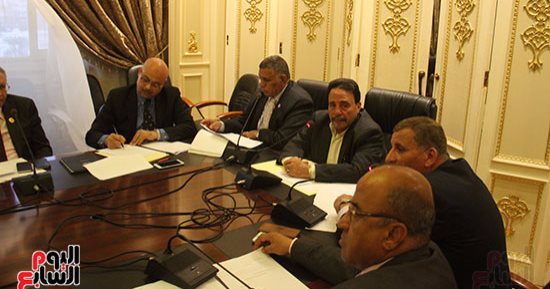 عرض قانون العمل الجديد على الجلسة العامة للبرلمان منتصف مايو المقبل