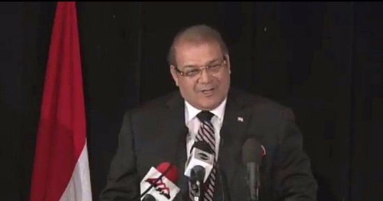 حسن راتب ووزير التعليم العالى يوقعان على وثيقة "النيل حياة حضارة تاريخ"