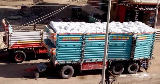 تموين بنى سويف يضبط 25 طن ملح طعام فاسد بحوزة تاجر 