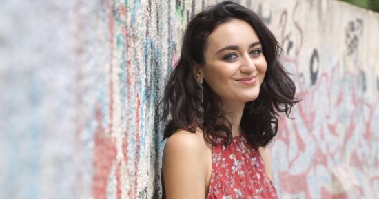 فايا يونان "حكم مواهب" لأول مرة   