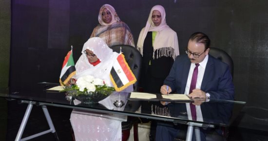 وزير الاتصالات يلتقى نظرائه من غانا والسودان ويوقع مذكرتين تفاهم