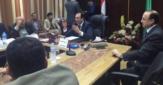 محافظ الدقهلية يبحث إقامة مطاعم ومتنزهات على نيل المنصورة