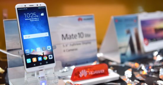 هواوى Mate 10 Lite يخطف الأنظار بمعرض القاهرة الدولى للاتصالات