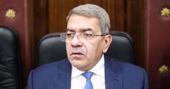 وزير المالية: نراقب الأسواق العالمية لاختيار وقت مناسب لطرح السندات الدولية