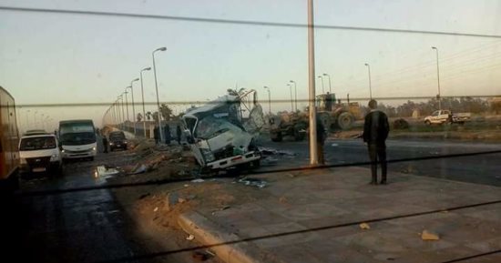 مصرع 3 أشخاص فى انقلاب سيارة بطريق مصر ـ إسماعيلية الصحراوى بسبب الشبورة