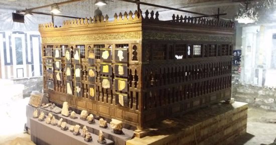 وزير الآثار يتابع الحالة الإنشائية لجامع الإمام الشافعى بعد هبوط أرضيته.. صور