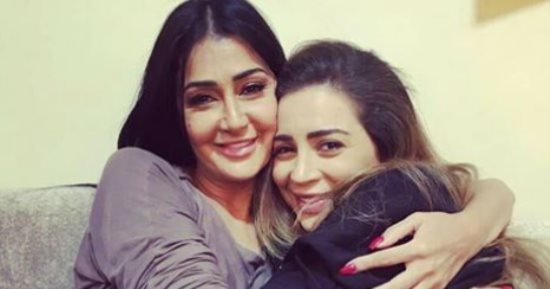 غادة عبد الرازق تنشر صورتها بصحبة مى عز الدين وتعلق "بموت فيكى"