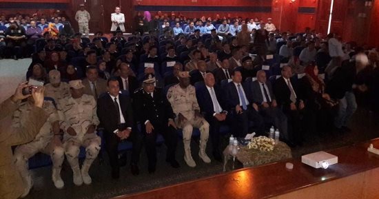 صور.. محافظ بورسعيد: قوات الدفاع الشعبى لها دور كبير فى القضاء على الإرهاب
