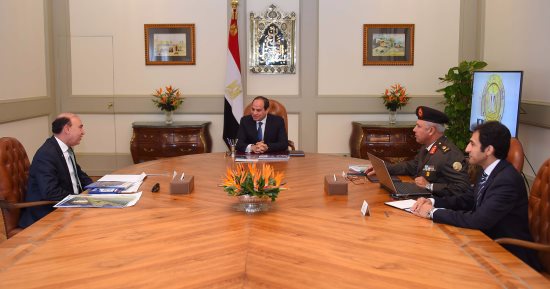 السيسى يوجه باستمرار ضخ استثمارات جديدة بالمنطقة الاقتصادية لقناة السويس 