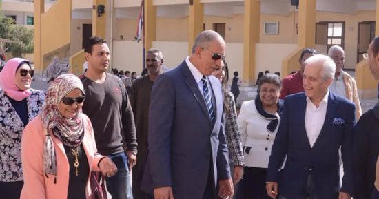 محافظ البحر الأحمر يشهد بروتوكول بين بنك الطعام ومنظمة مدنية لصالح مدارس المدينة