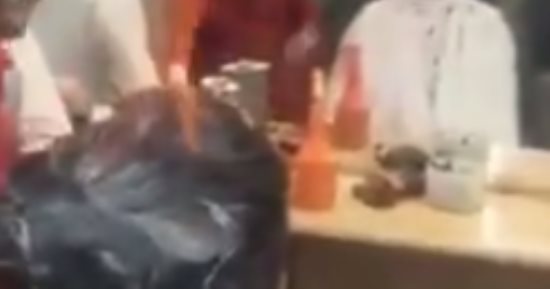 آخر صيحات الفاشون.. تصفيف الشعر بالنيران فى الهند