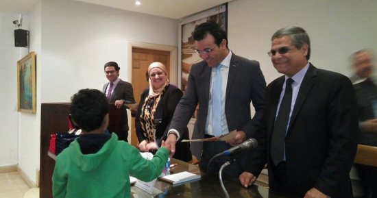 صور.. المجلس الأعلى للثقافة يكرم طلاب المدرسة الفائزة بمسابقة تحدى