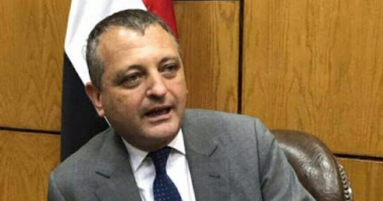 سفير النمسا فى مصر يشاهد مباراة الأهلى والأسيوطى من الملعب 