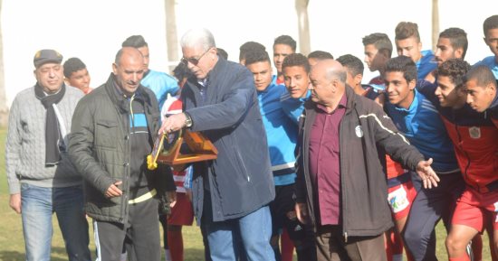 البلدية يكرم غزل المحلة فى ديربى الناشئين.. صور