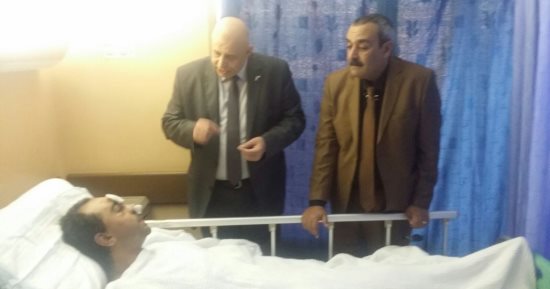 صور وفيديو..المصرى المصاب بالكويت لوزير القوى العاملة: سؤالكم رفع من معنوياتى