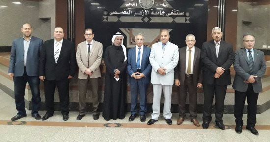 محافظ شمال سيناء يزور مصابى مسجد الروضة بمستشفى جامعة الأزهر 