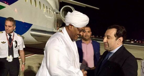 نائب رئيس الوزراء السودانى يصل شرم الشيخ لحضور مؤتمر أفريقيا