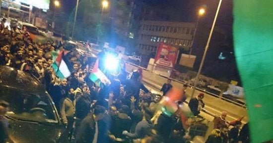صور.. مسيرات غضب فى مخيم برج البراجنة للاجئين الفلسطينيين فى لبنان