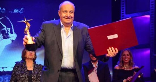 تزامنا مع تتويجه فى مهرجان دبى السينمائى.. تعرف على أبرز جوائز وحيد حامد