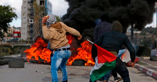 إصابة 146 فلسطينيا فى اليوم الخامس للمواجهات الرافضة لقرار ترامب