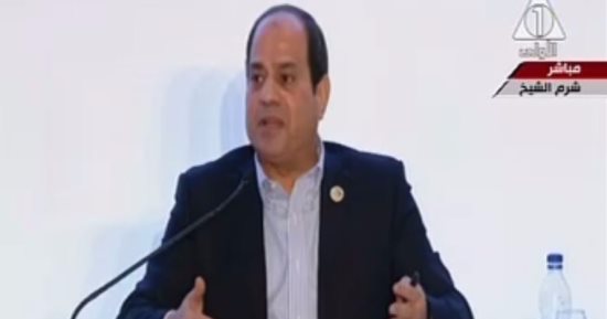 السيسي يشدد على أهمية توافر الثقة بين الحكومات والشباب