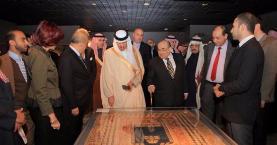 صور.. الأمير سلطان بن سلمان رئيس هيئة السياحة السعودية يزور مكتبة الإسكندرية