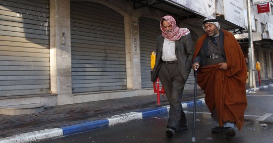 إضراب شامل فى الأراضى الفلسطينية احتجاجا على قرار ترامب تجاه القدس