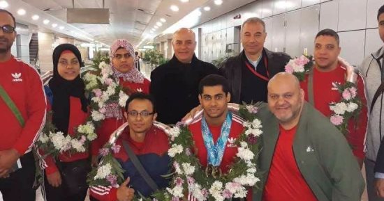 شاهد استقبال أبطال رفع الأثقال فى مطار القاهرة