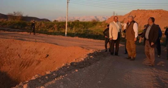 محافظ الوادي الجديد يتفقد مشروع المزرعة السمكية بالداخلة 