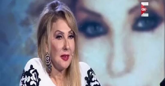 نادية الجندى: يجب تقديم الجنس فى الأفلام بدون ابتذال.. ولم يحذف لى أى مشهد (فيديو)
