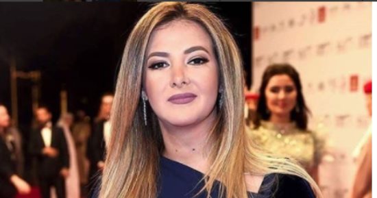 ماذا قالت دنيا سمير غانم عن تتويج محمد صلاح بجائزة الأفضل فى إنجلترا ؟