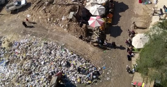 شكوى من تراكم القمامة ومياه الصرف بميدان التبة فى مدينة نصر