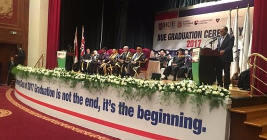فريد خميس مقدما نصائح لخريجى الجامعات: "بلاش 8 ساعات عمل"