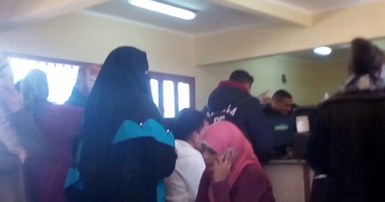 قارئ يشكو من سوء التنظيم وتكدس المواطنين بمكتب السجل المدنى بمركز سمالوط