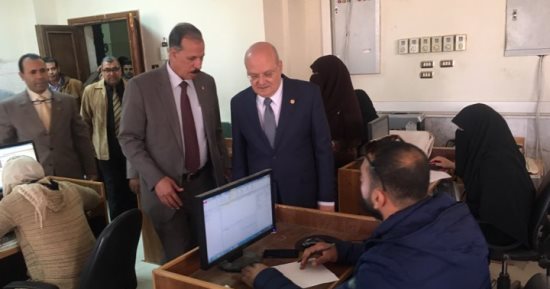 صور.. رئيس جامعة الزقازيق يتفقد انتخابات اتحاد الطلاب