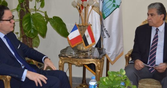 وزير البيئة يلتقى السفير الفرنسى بالقاهرة 
