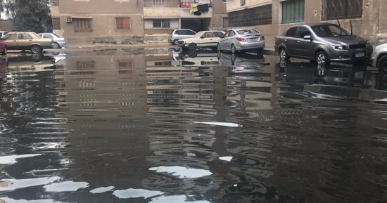 صور.. شكوى من مياه الصرف تغرق شوارع "الجمعية التعاونية" فى ترسا 