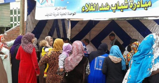 صور.. مبادرة شباب ضد الغلاء تنظم قافلة غذائية بقرية المنايف بالإسماعيلية
