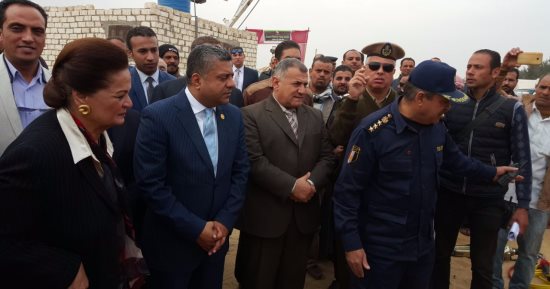 صور ..محافظ البحيرة تشهد تدريبًا ميدانيًا لمواجهة السيول بوادى النطرون