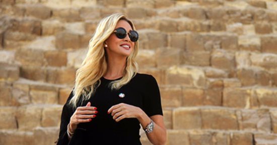 ملكة جمال روسيا لليوم السابع: زيارة الأهرامات حلم طفولتى الذى تحقق اليوم  (صور)