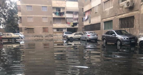 غرق شوارع قرية "الثمانين" فى كفر الشيخ بمياه الصرف الصحى