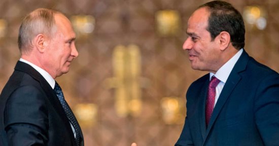 السيسي يهنئ بوتين بإعادة انتخابه رئيساً لروسيا